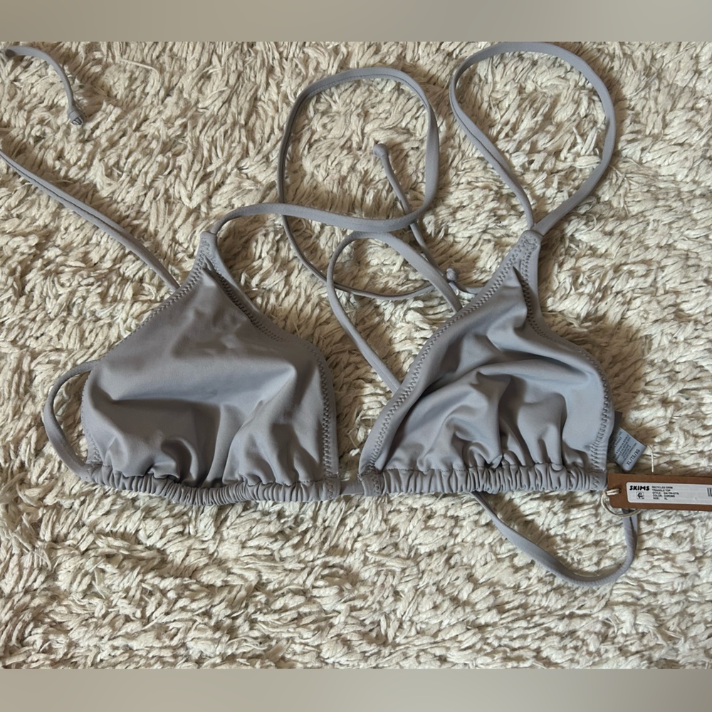 NWT SKIMS SIGNATURE SWIM TRIANGLE TOP IN CHROME XL